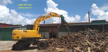 Lắp đặt bộ kẹp gắp gỗ cho máy xúc đào Hyundai 140 tại tỉnh Đăk Nông
