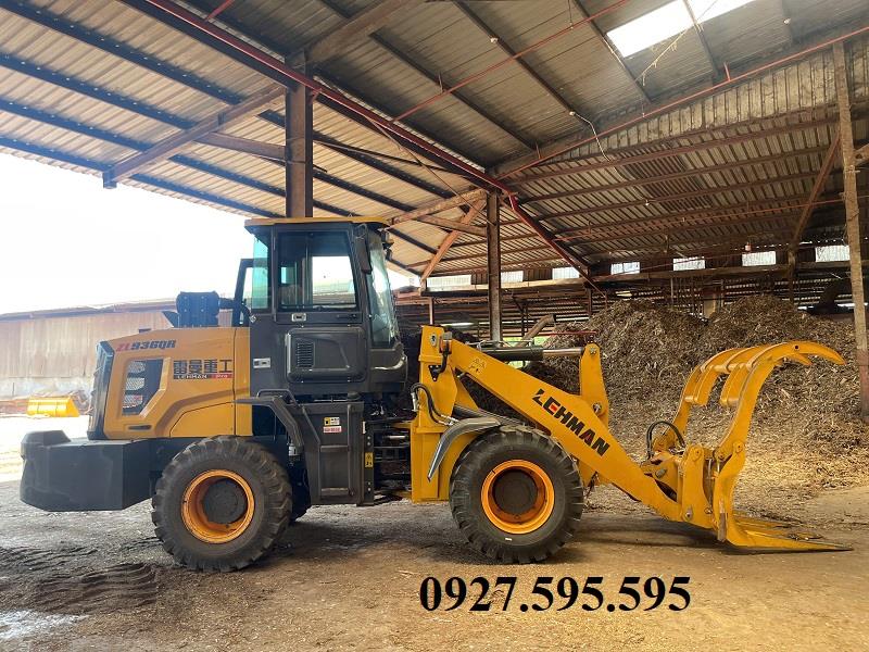 Máy xúc lật gắp gỗ LEHMAN